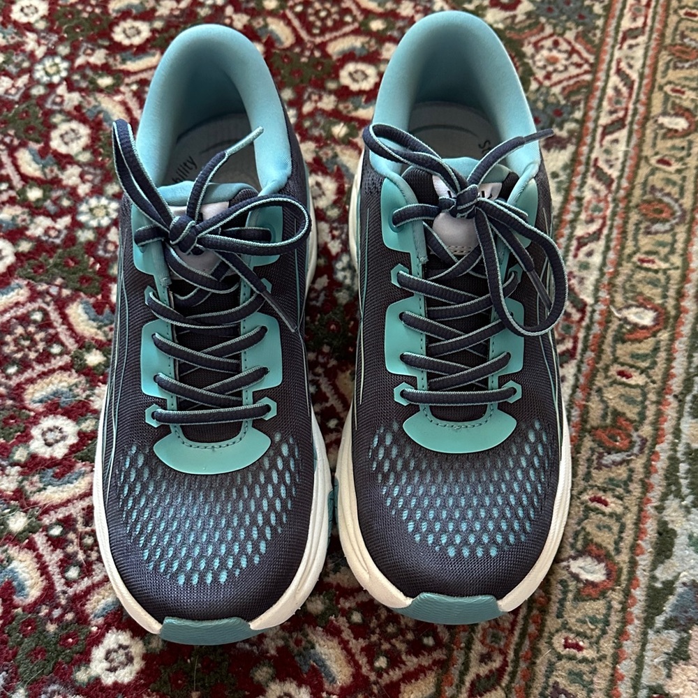 Dansko Women's Blue walking Athletic Shoes, stain guard Nurse medical staff